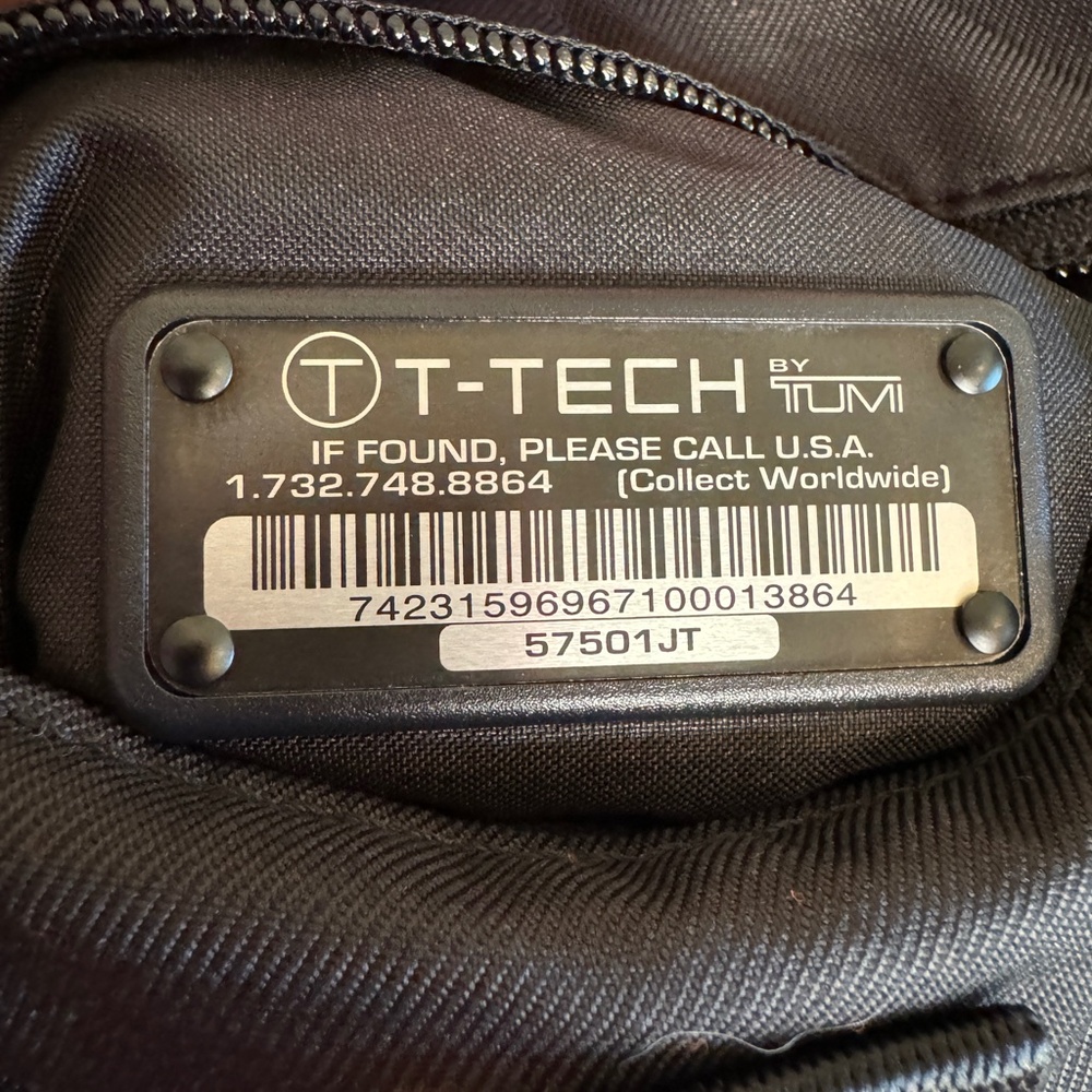 TUMI. Tech black crossbody bag for men or women - Picture 9 of 14